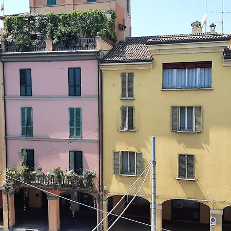 Ur-nest Galleria Del Toro *