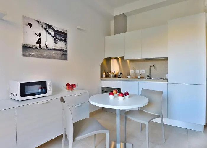 Ur-nest Galleria Del Toro