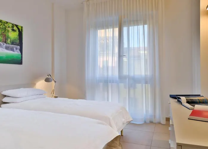 Ur-nest Galleria Del Toro * בולוניה