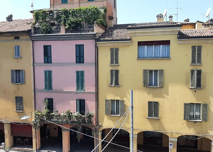 Ur-nest Galleria Del Toro *